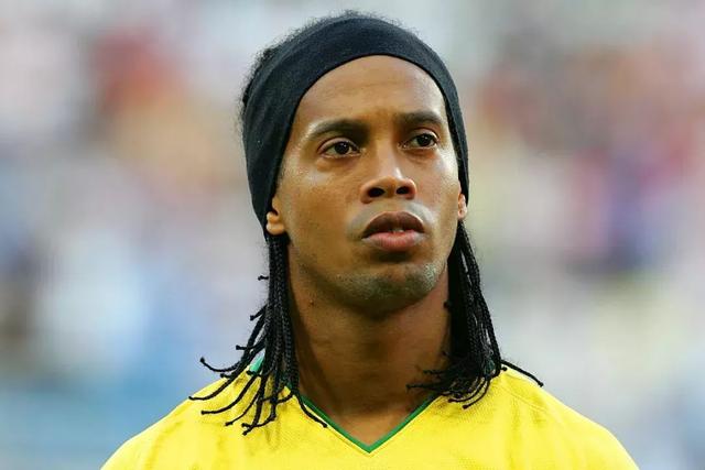 英超-B费染红库尼亚角球破门 曼联客场0-2狼队